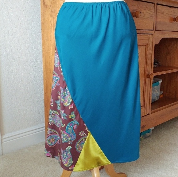 Express 100% Silk Boho Pieced A Line Skirt XS - Picture 2 of 6